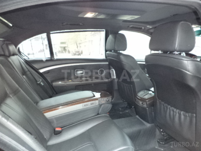 BMW 750 2006, 179,000 km - 4.4 л - Bakı