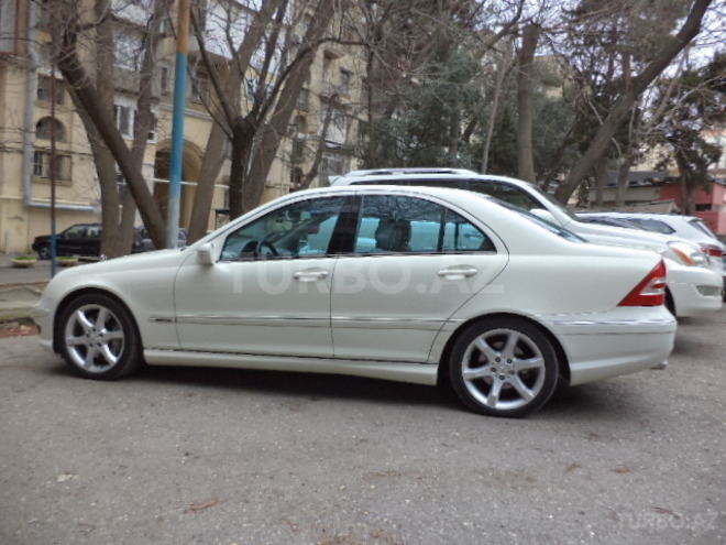 Mercedes C 230 2007, 81,000 km - 2.5 л - Bakı