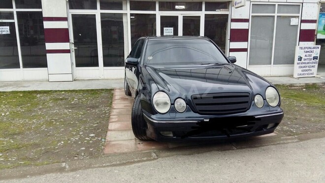 Mercedes E 240 2000, 216,487 km - 2.6 l - Ağdaş