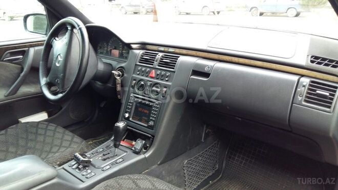 Mercedes E 240 2000, 216,487 km - 2.6 l - Ağdaş