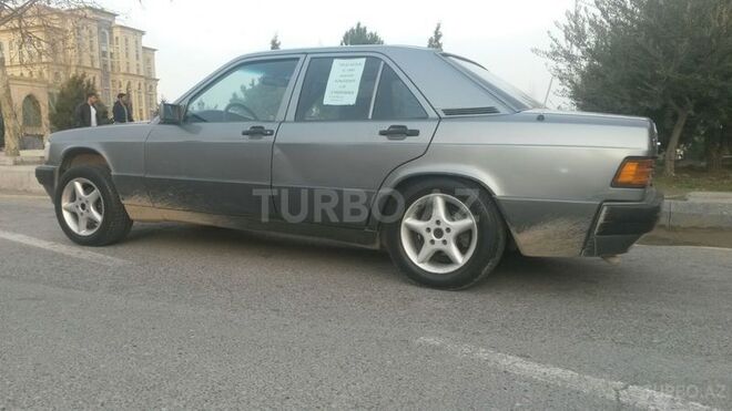 Mercedes 190 1991, 327,000 km - 2.3 л - Bakı
