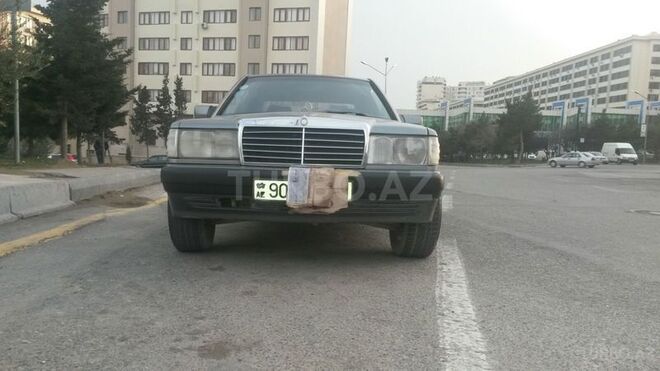 Mercedes 190 1991, 327,000 km - 2.3 л - Bakı