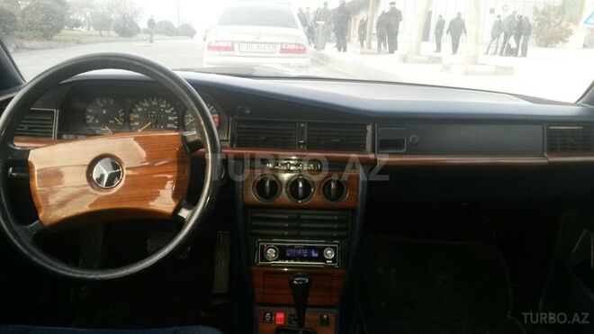 Mercedes 190 1991, 327,000 km - 2.3 л - Bakı
