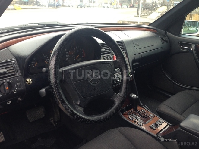 Mercedes C 220 1998, 380,000 km - 2.2 l - İsmayıllı