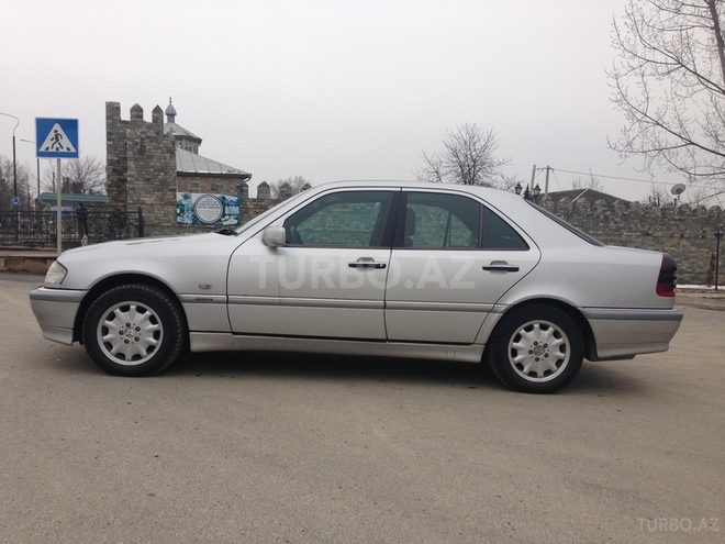 Mercedes C 220 1998, 380,000 km - 2.2 l - İsmayıllı