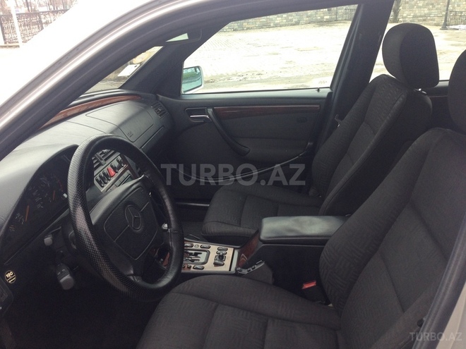 Mercedes C 220 1998, 380,000 km - 2.2 l - İsmayıllı