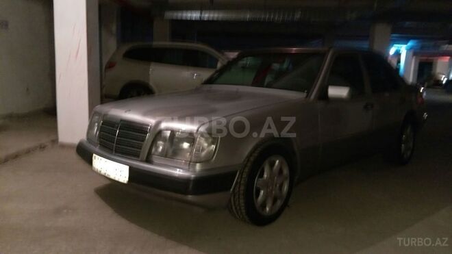 Mercedes E 200 1993, 250,000 km - 2.0 l - Bakı