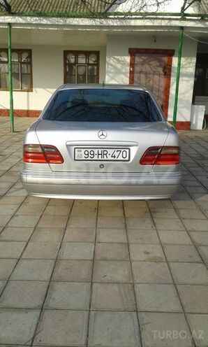 Mercedes E 270 2000, 100,000 km - 2.7 л - Bakı