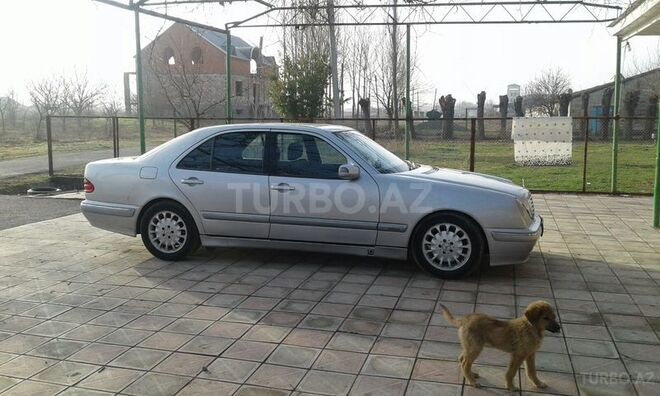 Mercedes E 270 2000, 100,000 km - 2.7 л - Bakı