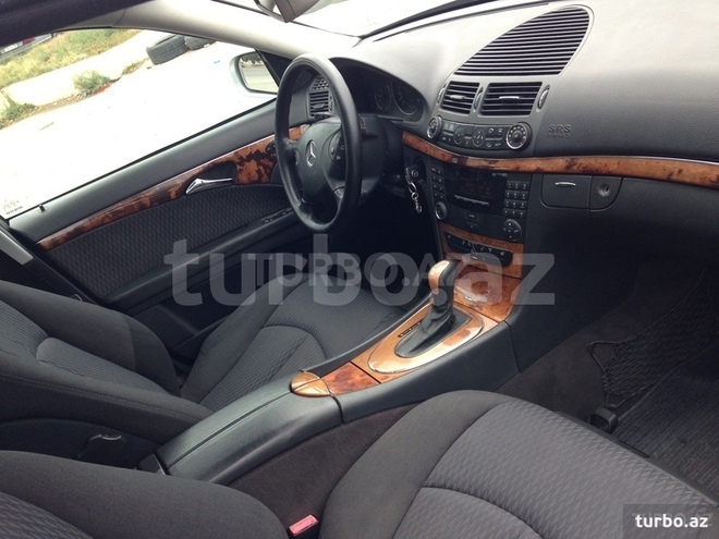 Mercedes E 220 2002, 324,000 km - 2.2 l - Bakı