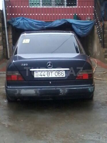 Mercedes E 220 1995, 358,000 km - 2.2 л - Bakı