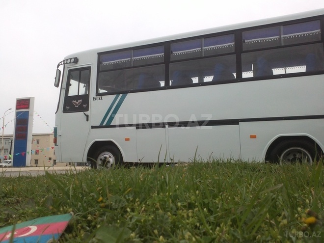 Isuzu MD 22 B 1997, 200,000 km - 0.4 l - Sumqayıt