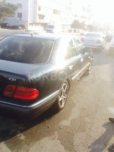 Mercedes E 220 1998, 480,000 km - 2.2 л - Bakı