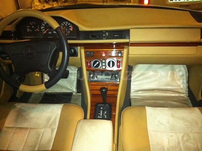 Mercedes E 200 1995, 280,000 km - 0.2 l - Bakı
