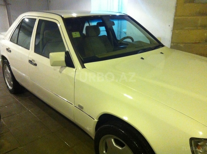 Mercedes E 200 1995, 280,000 km - 0.2 l - Bakı