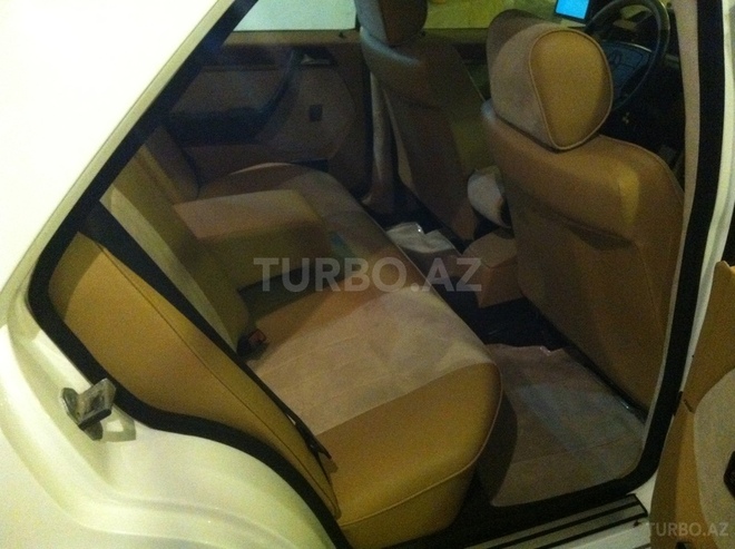 Mercedes E 200 1995, 280,000 km - 0.2 l - Bakı
