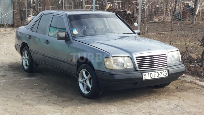 Mercedes E 200 1985, 500,000 km - 0.2 l - Bakı