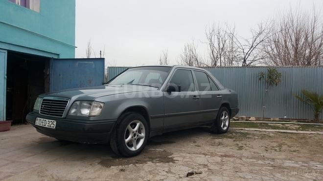Mercedes E 200 1985, 500,000 km - 0.2 l - Bakı