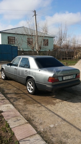 Mercedes E 200 1985, 500,000 km - 0.2 l - Bakı