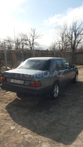 Mercedes E 200 1985, 500,000 km - 0.2 l - Bakı