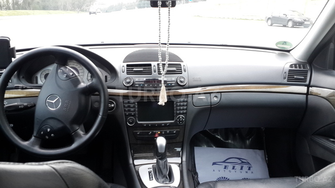 Mercedes E 320 2004, 185,000 km - 3.2 l - Bakı