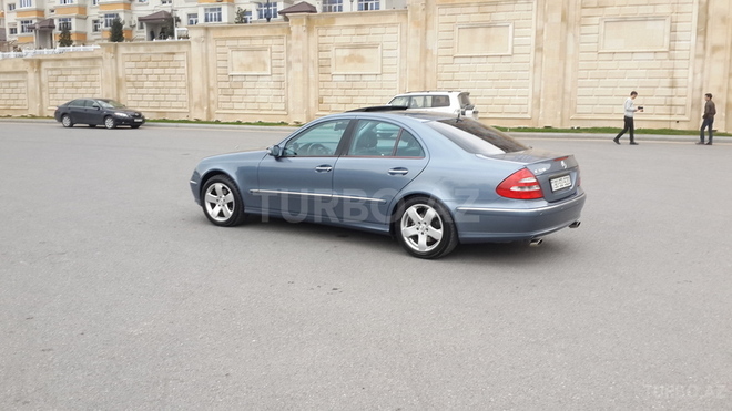 Mercedes E 320 2004, 185,000 km - 3.2 l - Bakı