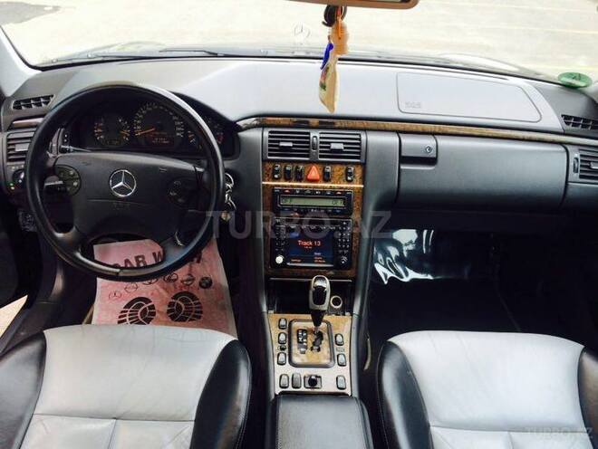 Mercedes E 320 2000, 180,000 km - 3.2 л - Bakı