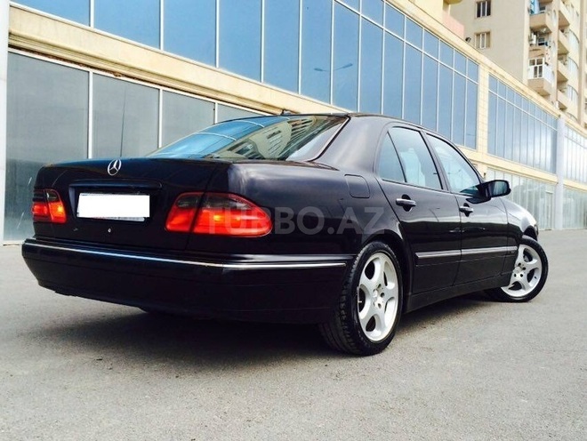 Mercedes E 320 2000, 180,000 km - 3.2 л - Bakı