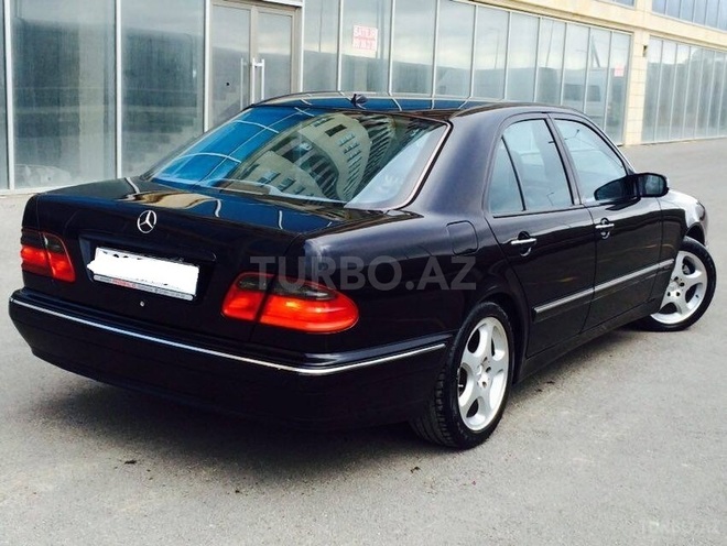 Mercedes E 320 2000, 180,000 km - 3.2 л - Bakı