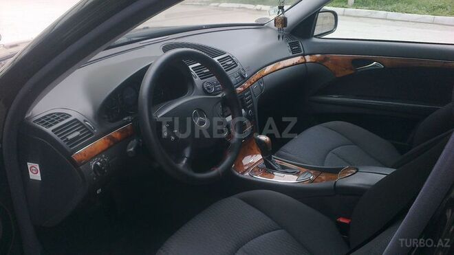 Mercedes E 270 2004, 260,000 km - 2.7 l - Bakı