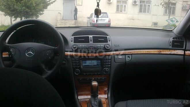 Mercedes E 270 2004, 260,000 km - 2.7 l - Bakı