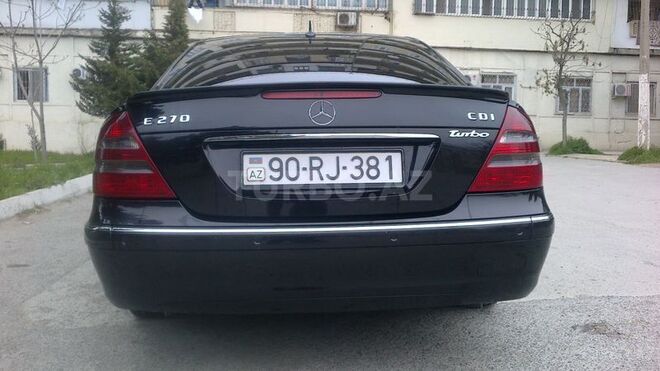 Mercedes E 270 2004, 260,000 km - 2.7 l - Bakı