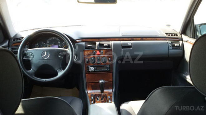 Mercedes E 240 2000, 178,000 km - 2.4 l - Sumqayıt