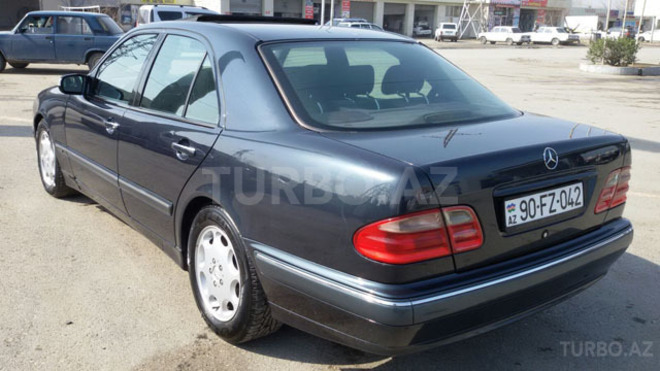 Mercedes E 240 2000, 178,000 km - 2.4 l - Sumqayıt