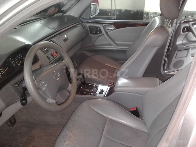 Mercedes E 320 2001, 312,500 km - 3.2 l - Xaçmaz