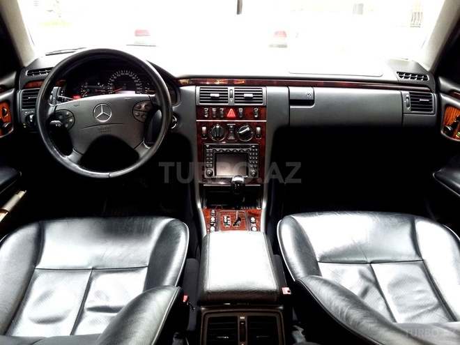 Mercedes E 320 2001, 257,000 km - 3.2 l - Bakı