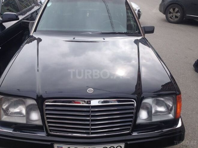 Mercedes E 320 1995, 302,000 km - 0.4 l - Bakı