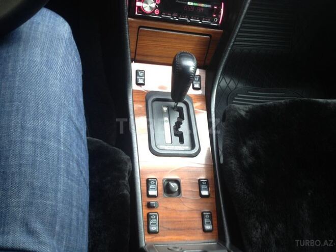 Mercedes E 320 1995, 302,000 km - 0.4 l - Bakı
