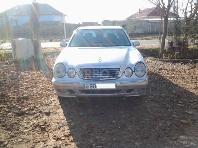 Mercedes E 240 1999, 253,000 km - 2.4 l - Biləsuvar