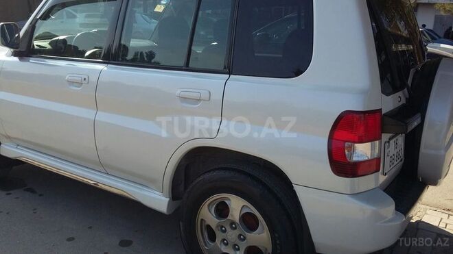 Mitsubishi Pajero io 2000, 200,000 km - 2.0 l - Sumqayıt