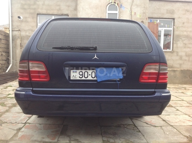 Mercedes E 240 1999, 212,400 km - 2.4 l - Bakı