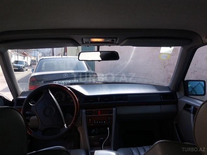 Mercedes E 230 1990, 370,000 km - 2.3 l - Bakı