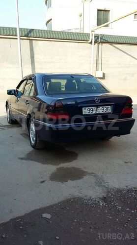 Mercedes C 220 2000, 242,000 km - 2.2 l - Bakı