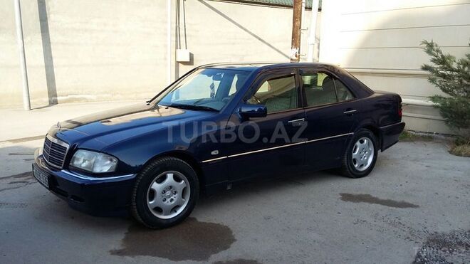 Mercedes C 220 2000, 242,000 km - 2.2 l - Bakı