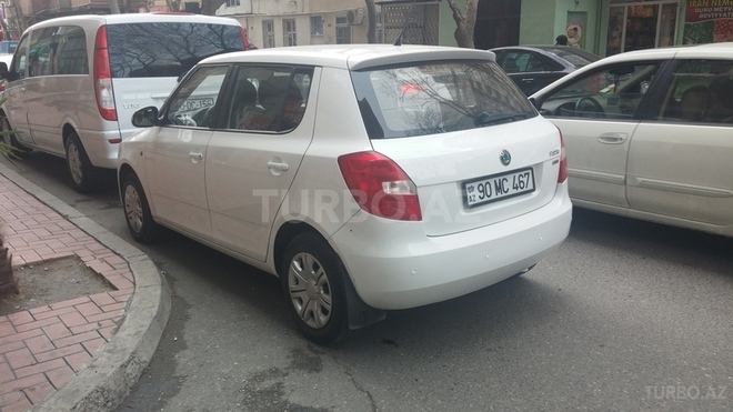 Skoda Fabia 2011, 99,000 km - 1.6 l - Bakı