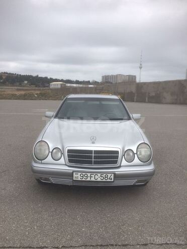 Mercedes E 240 1998, 235,000 km - 2.4 l - Bakı