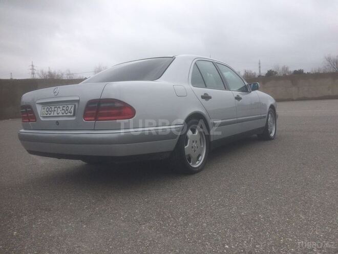 Mercedes E 240 1998, 235,000 km - 2.4 l - Bakı