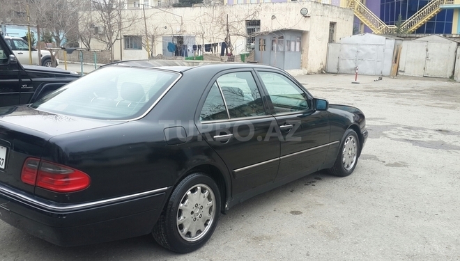 Mercedes E 320 1997, 168,000 km - 3.2 l - Bakı