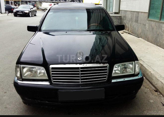 Mercedes C 220 1999, 32,000 km - 2.2 l - Bakı