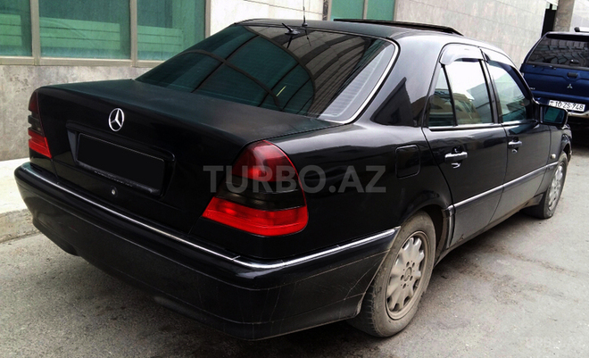 Mercedes C 220 1999, 32,000 km - 2.2 l - Bakı